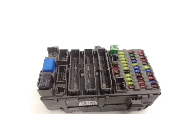 Honda CR-V Fuse module 52575LM 5LMLEEG0 SWAE842