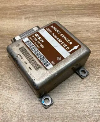 Audi A4 S4 B5 8D Airbag control unit/module 8A0959655B 0285001037