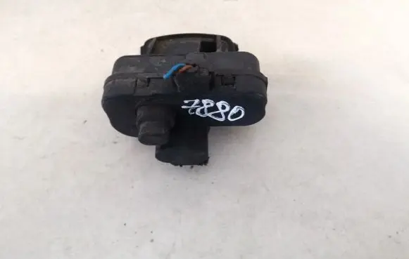Volkswagen Tiguan Central locking motor 5n0810773b