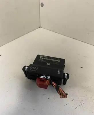 Volkswagen Golf V Gateway control module 1K0907530H 1K0907951