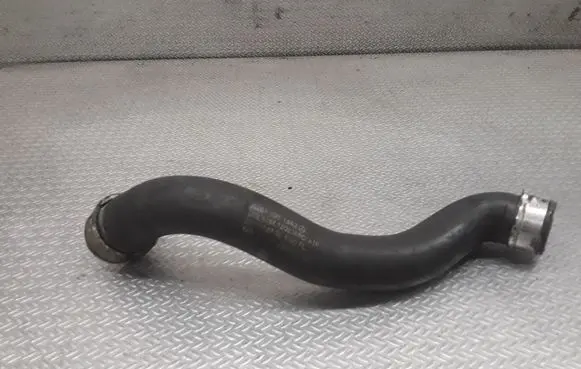 Mercedes-Benz C W204 Engine coolant pipe/hose A2045011582