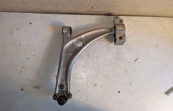 Volkswagen PASSAT CC Front lower control arm/wishbone