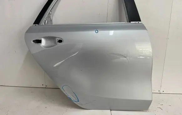 KIA Ceed Rear door