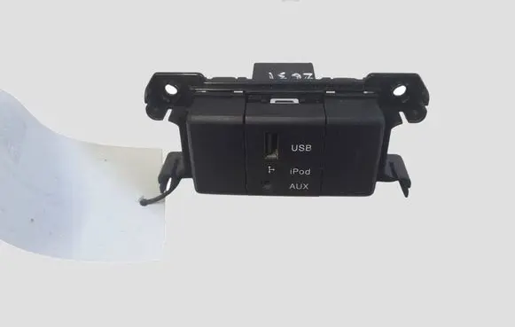 Hyundai Santa Fe USB socket connector 201006175