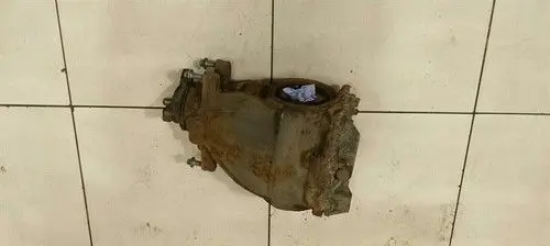 Mercedes-Benz SL R230 Rear differential/diff mount bracket A2303502414