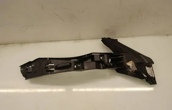 Volkswagen Touareg I Front bumper mounting bracket 