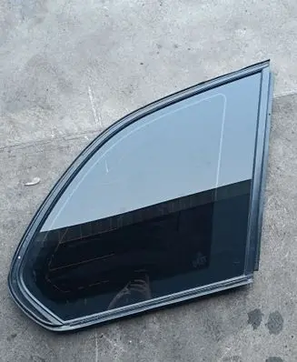 BMW X5 E53 Rear side window