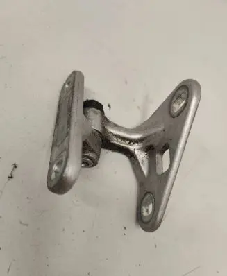 Mercedes-Benz E W211 Front door upper hinge ISE0309
