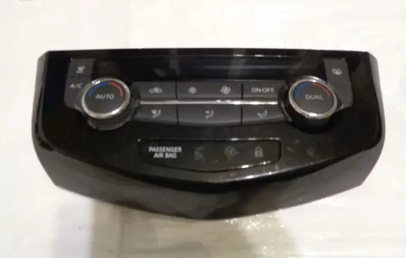 Nissan Qashqai Climate control unit 275004EA0A