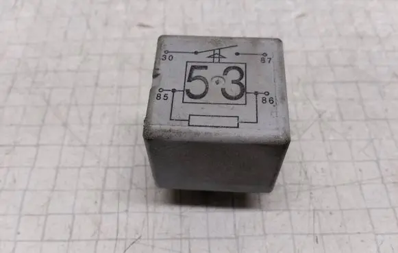 Volkswagen Transporter - Caravelle T5 Other relay 141951253B 20240072