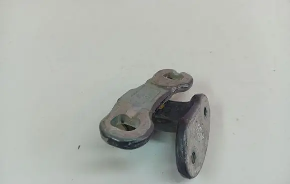 Volvo V50 Rear door lower hinge