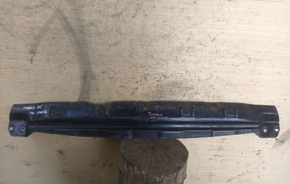 Volkswagen Touareg I Bottom radiator support slam panel 