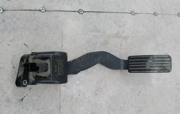 Citroen C4 I Accelerator throttle pedal 9680565880