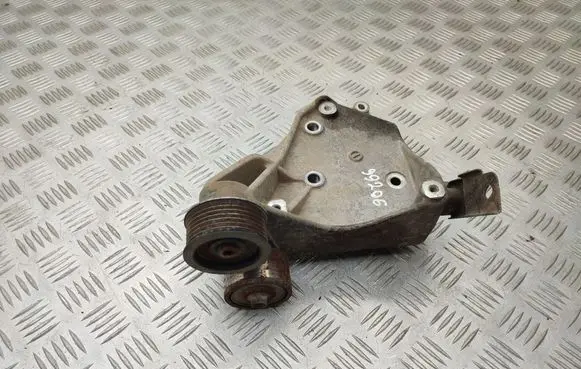 Suzuki Grand Vitara II A/C compressor mount bracket 9511076K0
