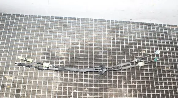 Opel Mokka Gear shift cable linkage 55597758