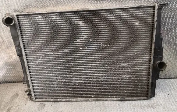 BMW 3 E90 E91 Coolant radiator 7559273