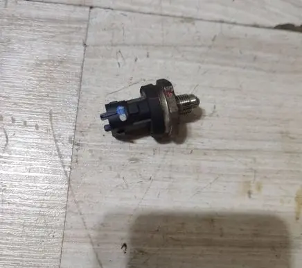 Suzuki Vitara (LY) Fuel pressure sensor 0261545124