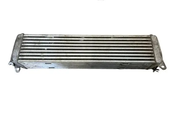 Land Rover Discovery 3 - LR3 Intercooler radiator 96243 0023832 8961