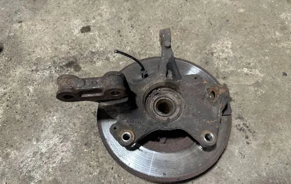 Renault Megane III Front wheel hub spindle knuckle