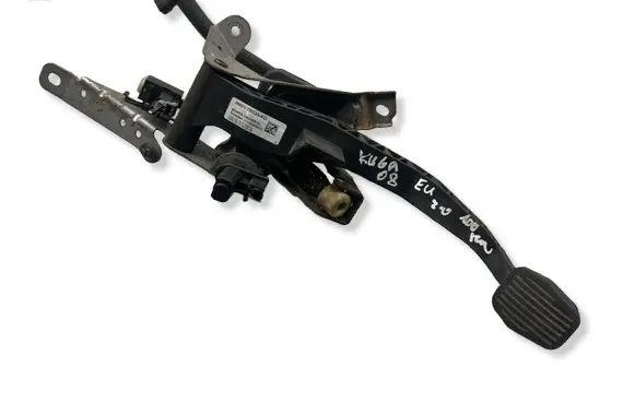 Ford Kuga I Clutch pedal 3M517B633KD 11554M02