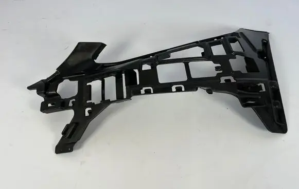 Mercedes-Benz C W205 Front bumper mounting bracket A2058850565