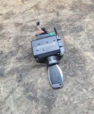 Mercedes-Benz E W211 Ignition lock 2115451408 33002209 1004772120206192