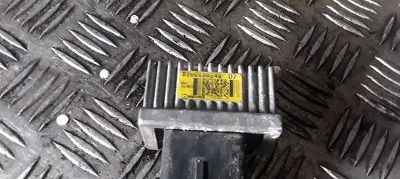 Renault Megane III Glow plug pre-heat relay 8200859243