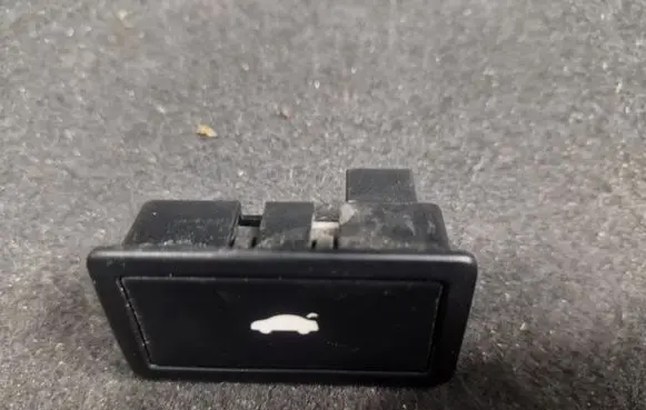 Volkswagen Phaeton Tailgate/boot open switch button 3D0959831D