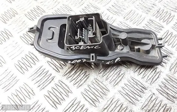 Renault Scenic RX Tail light bulb cover holder 16423100 164229