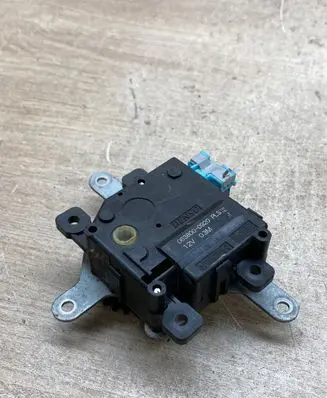 Toyota Avensis T270 Air flap motor/actuator 0638000920