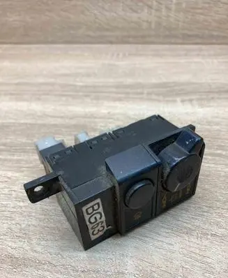 Mazda 323 Wiper switch BG63