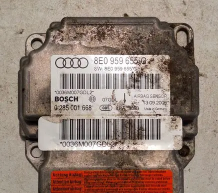 Audi A4 S4 B7 8E 8H Airbag control unit/module 0285001668 8E0959655G