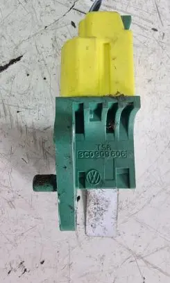 Volkswagen PASSAT B6 Airbag deployment crash/impact sensor 3C0909606