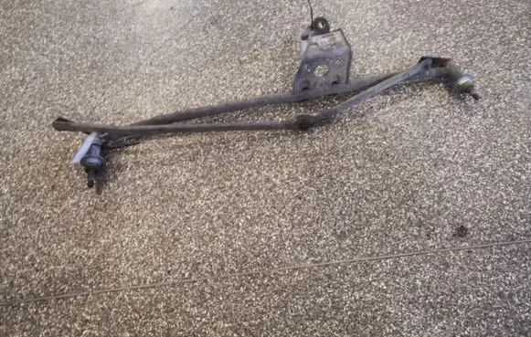 Front wiper linkage
