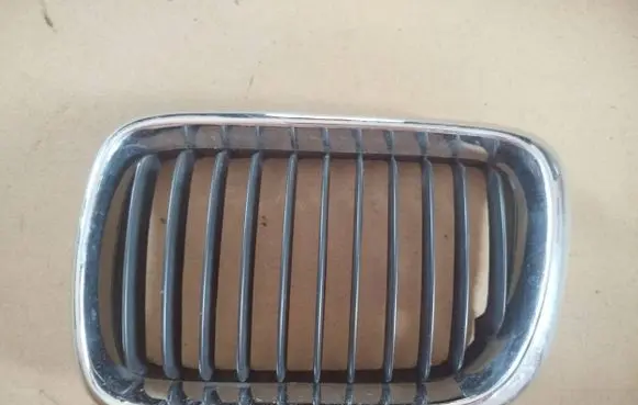 BMW 3 E36 Front bumper upper radiator grill BM0701103 PD6792