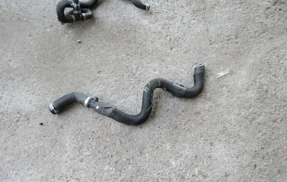 Renault Megane IV Engine coolant pipe/hose 924000350R