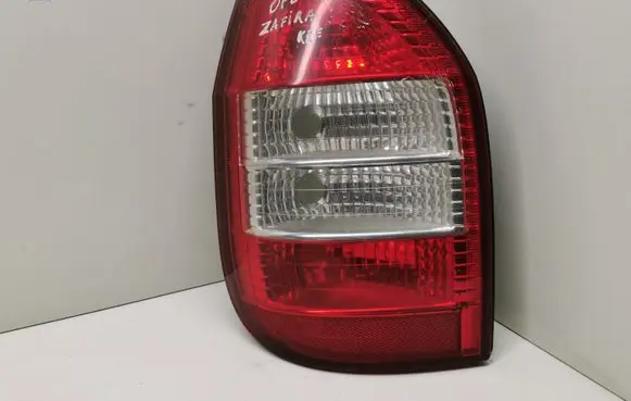 Opel Zafira A Rear/tail lights 00025174