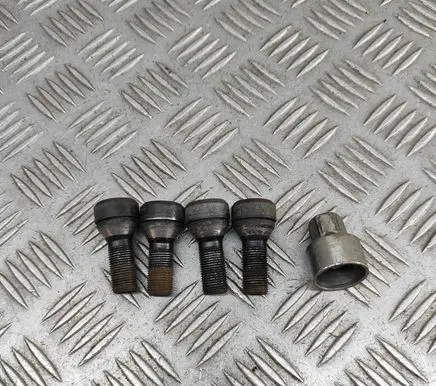 BMW X1 F48 F49 Anti-theft wheel nuts and lock 2453961