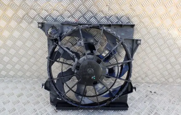 Hyundai ix35 Radiator cooling fan shroud