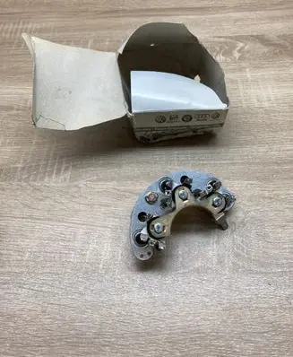 Volkswagen Polo III 6N 6N2 6NF Other relay 004003215B