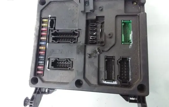 Seat Alhambra (Mk1) Fuse module 7M3962258AG 4M21143205BA
