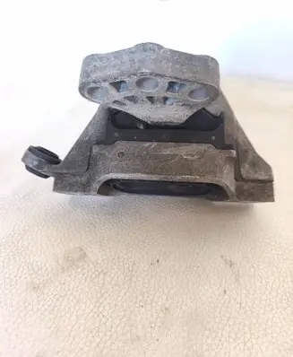 Opel Insignia A Engine mount bracket 13227717