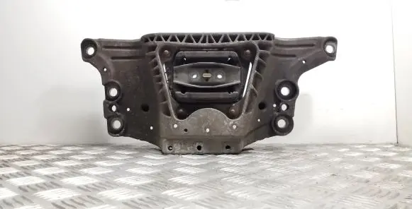 Gearbox mounting bracket