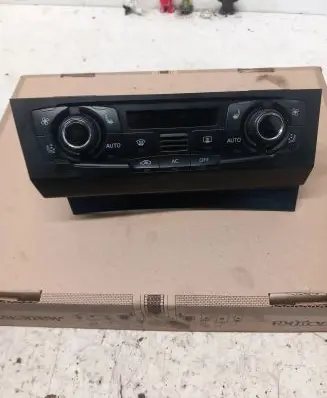 Audi A5 8T 8F Climate control unit 8T2820043T