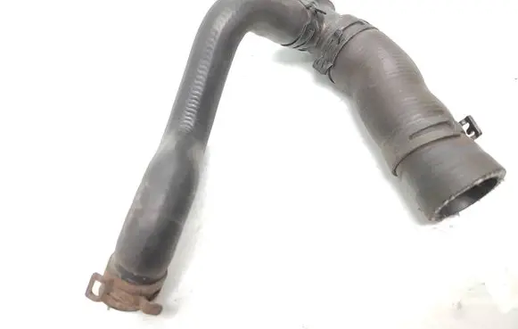 Volkswagen PASSAT B6 Engine coolant pipe/hose 323220
