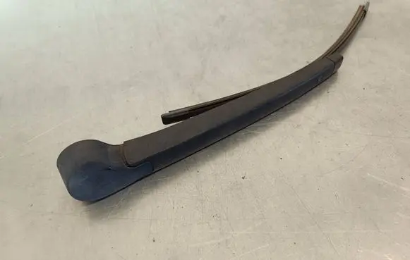 Volkswagen PASSAT B8 Rear wiper blade arm 