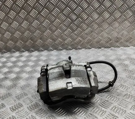 Lexus UX Front brake caliper 4775076010