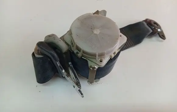 Toyota Yaris Rear seatbelt 7M8450
