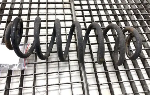 Volkswagen PASSAT B7 Rear coil spring 