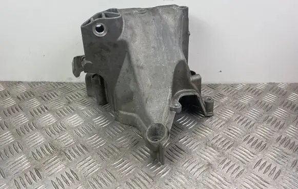 Seat Arona Engine mounting bracket 04C199207BH